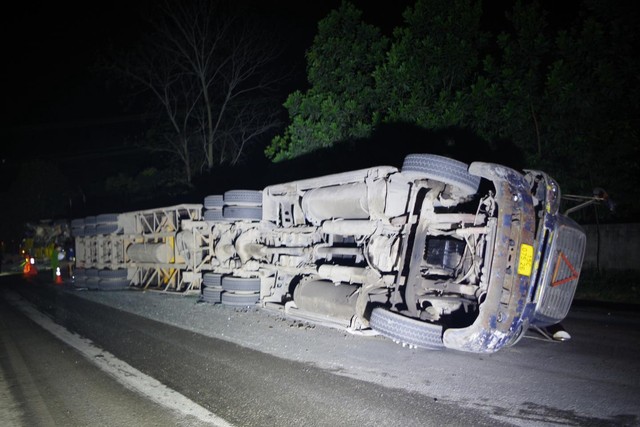 Tai nạn thảm khốc trên quốc lộ 2 khiến 5 người chết: Tốc độ xe container vẫn là ẩn số- Ảnh 5.