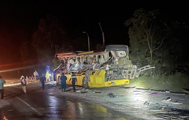 Tai nạn thảm khốc trên quốc lộ 2 khiến 5 người chết: Tốc độ xe container vẫn là ẩn số- Ảnh 3.