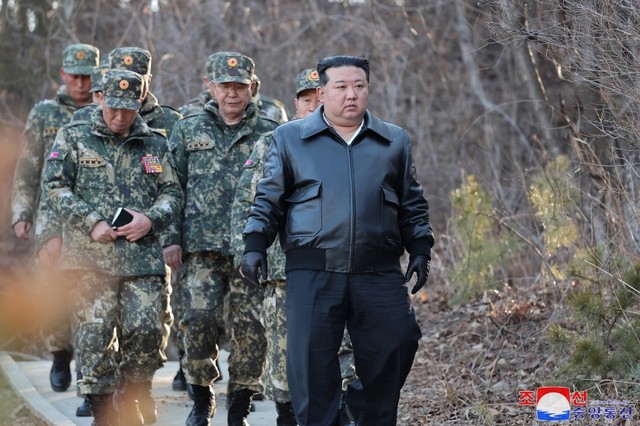 Ông Kim Jong Un ngắm bắn súng trường, đe dọa Hàn Quốc trả giá; Seoul tuyên bố đáp trả quyết liệt đến cùng- Ảnh 3.