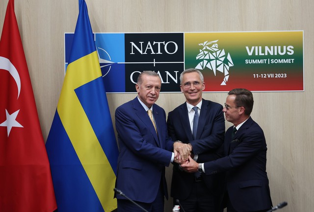 Thụy Điển chấm dứt 200 năm trung lập: NATO thắng lợi, biến Baltic thành 