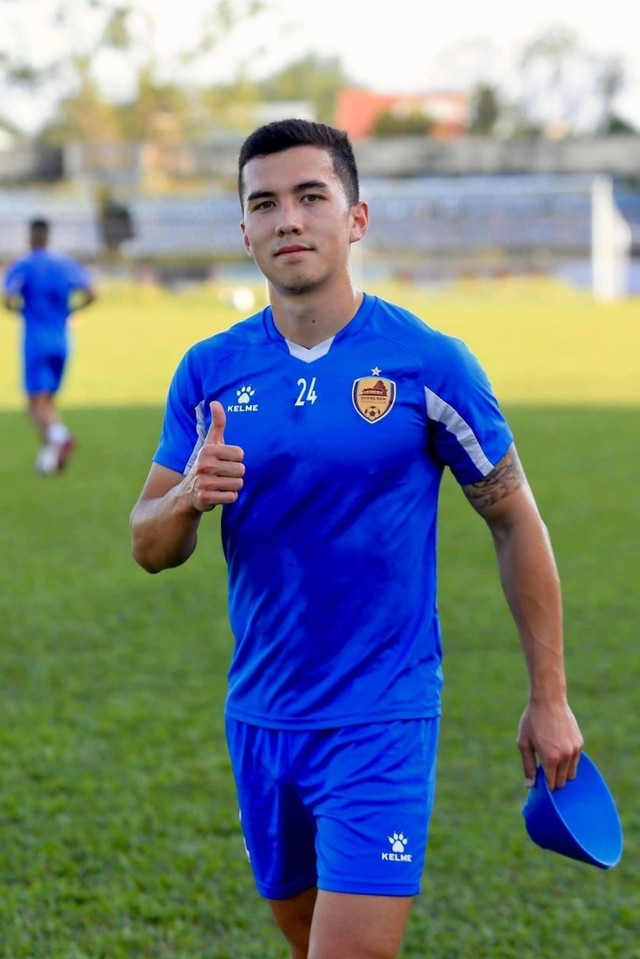 Cầu thủ Việt kiều 