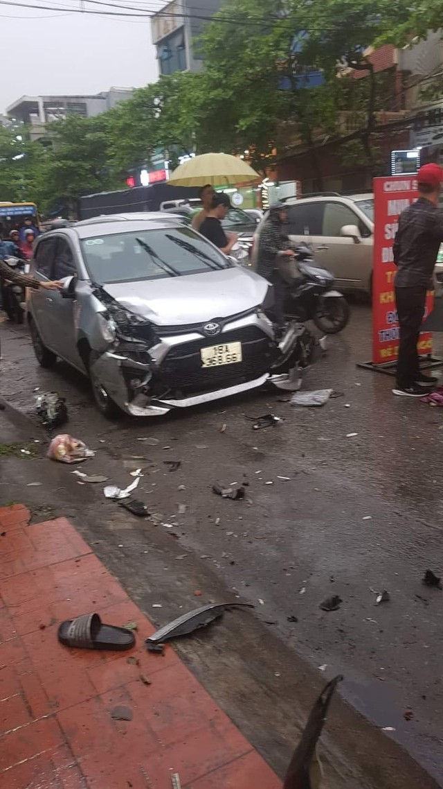 18 giây ám ảnh vụ xe Camry lao thẳng vào nhà dân, gây tai nạn liên hoàn ở Nam Định- Ảnh 2.