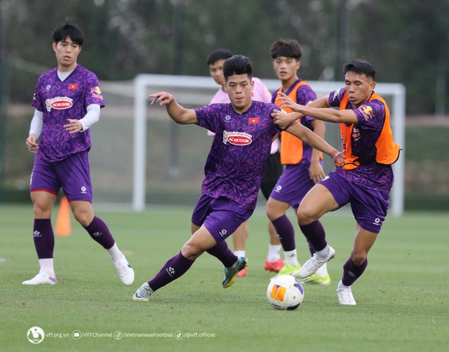 Nóng: AFC công bố danh sách đăng ký của U23 Việt Nam, HLV Hoàng Anh Tuấn gạch tên 5 cầu thủ?- Ảnh 2.