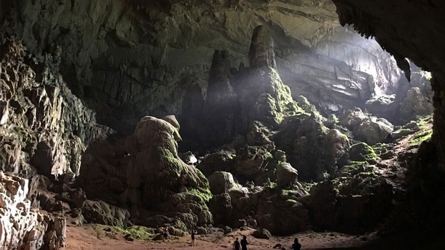 Phát hiện hang động hoang sơ với những khối núi đá vôi hàng trăm triệu tuổi, cách Hà Nội chỉ hơn 200km- Ảnh 3.