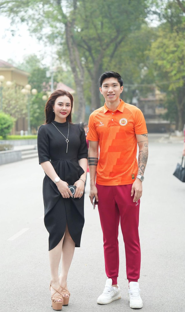 Hoa hậu Phan Kim Oanh bất ngờ trước ứng xử của cầu thủ Đoàn Văn Hậu- Ảnh 3.