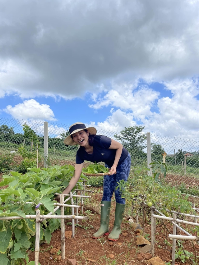 Nữ ca sĩ bỏ phố về rừng, thoát bệnh trầm cảm nhờ 