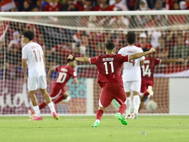 HẾT GIỜ U23 Indonesia 0-2 U23 Qatar: Mất 2 người vì thẻ đỏ, Indonesia 