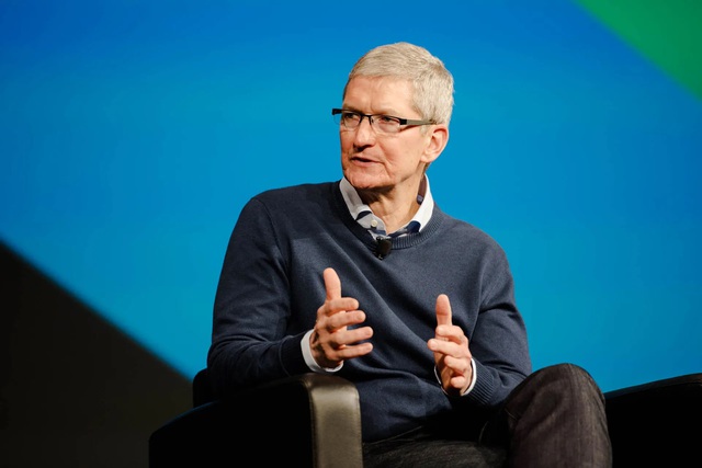 Đến Việt Nam không báo trước, CEO Apple Tim Cook mang theo 
