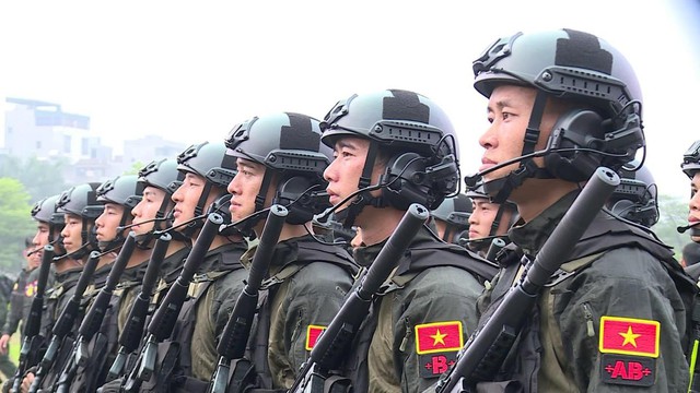 Bất ngờ về ký hiệu đặc biệt trên trang phục của cảnh sát đặc nhiệm chống khủng bố Việt Nam- Ảnh 1.