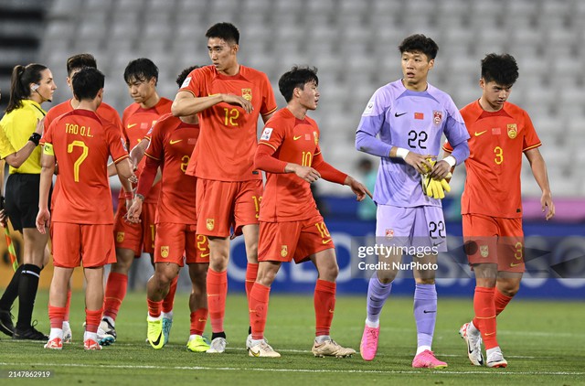 Gây sốc với cầu thủ cao 2 mét, U23 Trung Quốc có thể nhận lệnh cấm tại giải châu Á?- Ảnh 1.