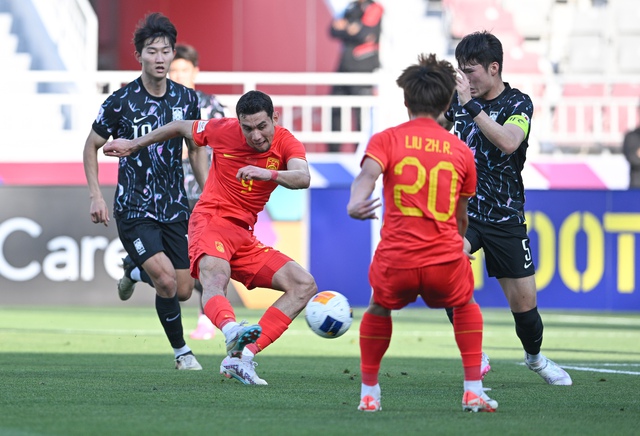 Chơi như Việt Nam dưới thời HLV Troussier, U23 Trung Quốc nhận đòn đau để sớm rời giải- Ảnh 1.