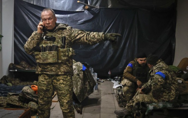 5 vạn binh Nga ồ ạt tấn công, quân Ukraine bỏ vũ khí rút chạy: Tổng tư lệnh Ukraine hé lộ sự thật cay đắng- Ảnh 5.