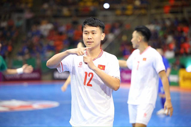 TRỰC TIẾP Thái Lan 2-1 Việt Nam: Tuyển Việt Nam chính thức vào tứ kết- Ảnh 3.