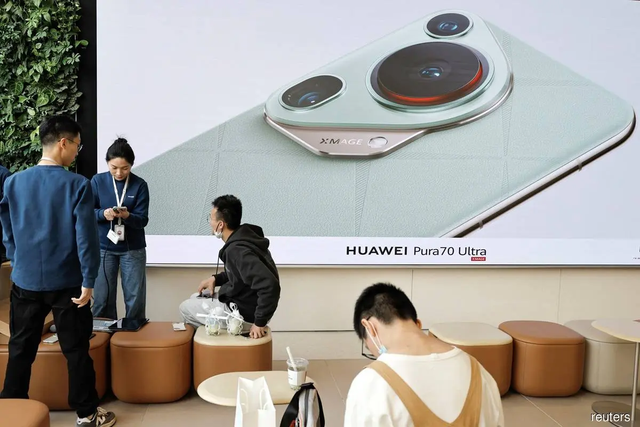 Mẫu điện thoại mới của Huawei ghê gớm cỡ nào mà ai cũng 