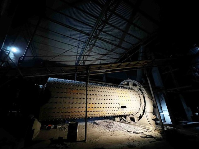 Thảm kịch 7 người tử vong ở Nhà máy xi măng Yên Bái bắt nguồn từ 1 nhân viên dùng cán chổi chọc vào rơle - Ảnh 2.