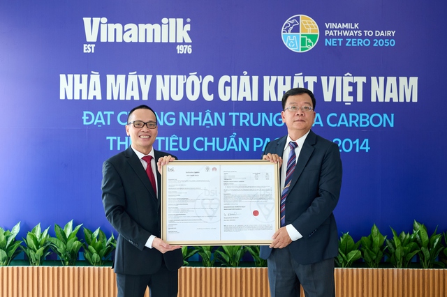 Thêm nhà máy đạt trung hòa carbon, Vinamilk tiến nhanh trên hành trình NET ZERO- Ảnh 1.