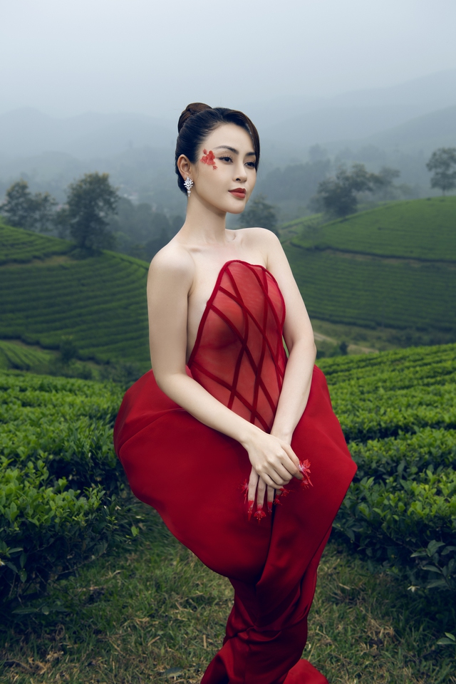 Hoa hậu Lý Kim Thảo dầm mưa để quay clip quảng bá du lịch tỉnh Phú Thọ- Ảnh 1.