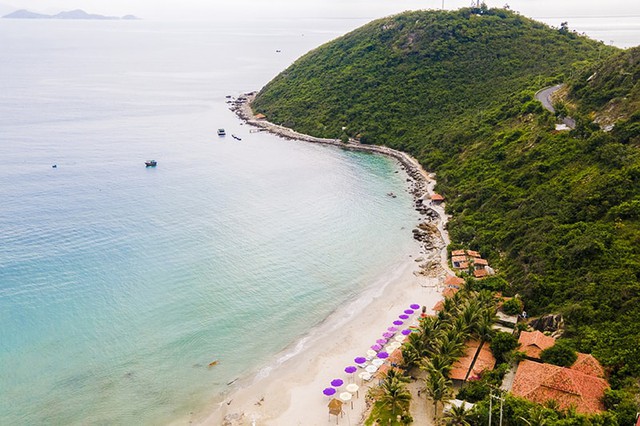 Phát hiện bãi biển ít lên quảng cáo chỉ cách Nha Trang 60km, mệnh danh là “thủ phủ” của loạt resort 5 sao- Ảnh 1.