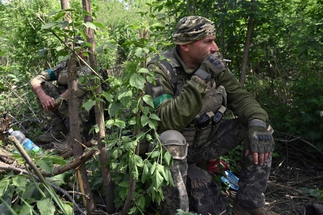 Nga ồ ạt đột kích, quân Ukraine tháo chạy thoát vòng vây: Bộ chỉ huy Kiev hoảng sợ vì diễn tiến quá nhanh- Ảnh 3.