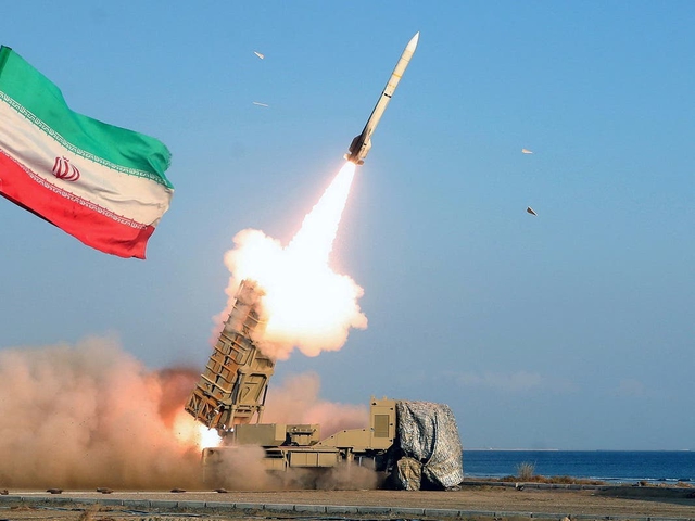 Tên lửa Iran vào vị trí, đòn giáng thảm khốc sắp bắt đầu: Israel báo động cao, khẩn cấp điều quân dự bị- Ảnh 2.