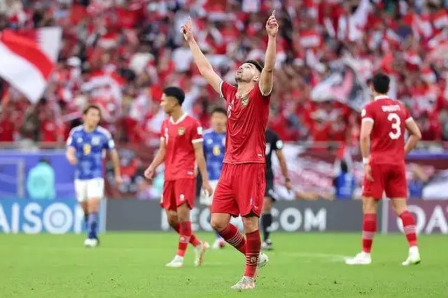 Cầu thủ Indonesia phản đối chiến lược của đội nhà, kêu gọi hủy giải VĐQG vì nhập tịch quá nhiều- Ảnh 1. Cầu thủ Indonesia phản đối chiến lược của đội nhà, kêu gọi hủy giải VĐQG vì nhập tịch quá nhiều- Ảnh 1.