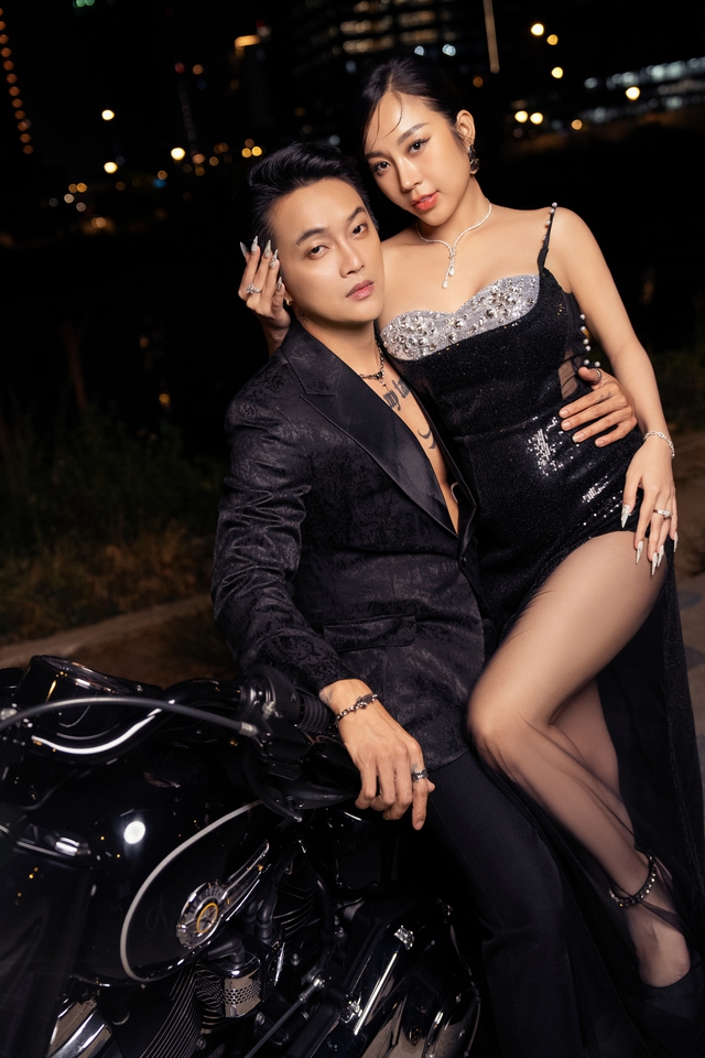 Loạt ảnh cưới siêu gợi cảm của ca sĩ TiTi (HKT) và nữ DJ Nhung Babie- Ảnh 1.