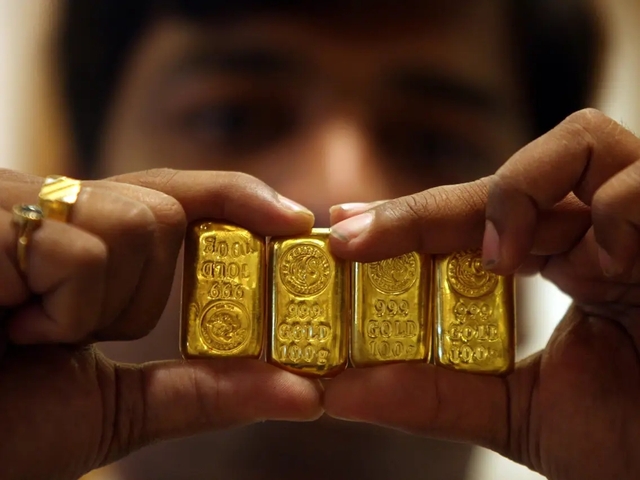 Giá vàng tăng kỷ lục, chỉ trong 1 tháng, một quốc gia láng giềng của Việt Nam mua gần 5 tấn vàng- Ảnh 4.