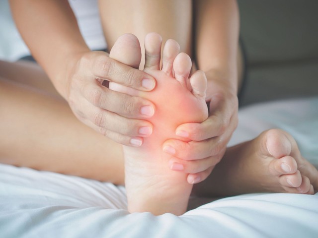 Khi thận suy hỏng, bàn chân có thể xuất hiện 6 điểm bất thường- Ảnh 1.