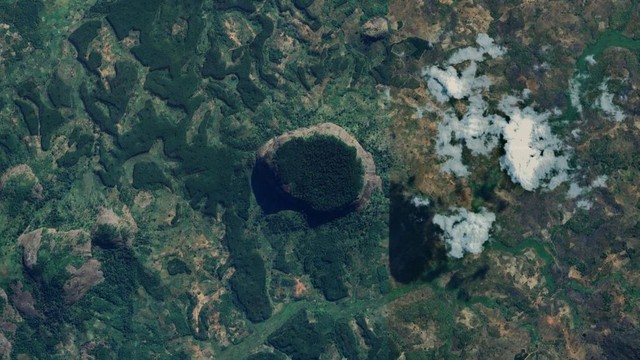 10 thứ bí ẩn được Google Earth phát hiện: Hình ảnh số 1 từng gây tranh cãi nảy lửa- Ảnh 2.