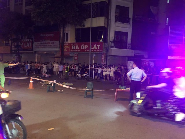 Vụ tai nạn xôn xao phố Hà Nội tối qua: Tông chết người, tài xế bỏ chạy bị dân 