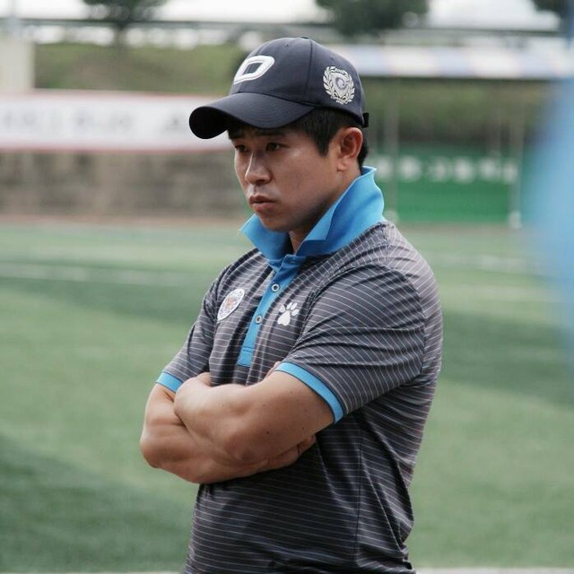 Chiêu mộ trợ lý Hàn Quốc, HLV Kim Sang-sik quyết khắc phục 