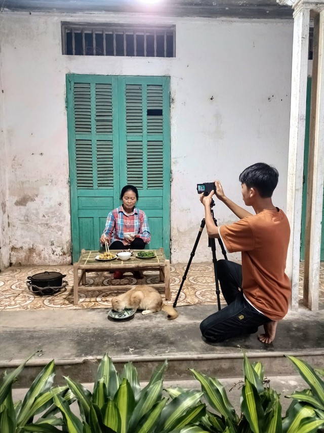 Chủ kênh "Ẩm thực mẹ làm" dùng 1 từ để miêu tả về mẹ: Đó là từ gì?- Ảnh 2.