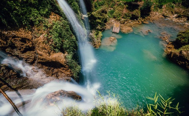 Phát hiện thác nước 7 tầng được mệnh danh là "tuyệt tình cốc" như trong phim, cách Hà Nội 200km- Ảnh 1.
