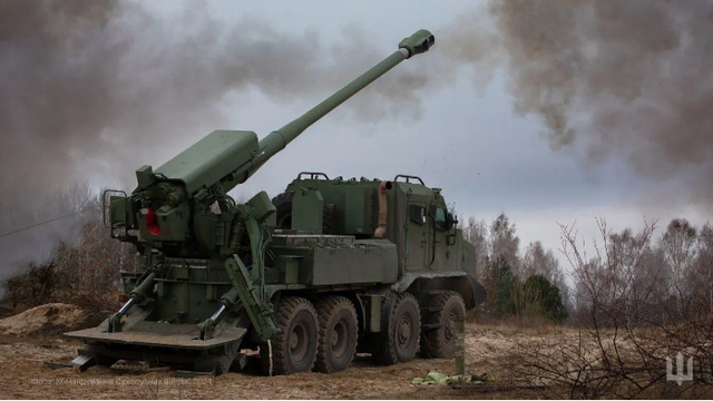 Forbes: Ukraine "no nê" đạn pháo Mỹ, nghi trút vũ khí bí mật rung chuyển Crimea - Cầu Kerch vào tầm ngắm- Ảnh 1.