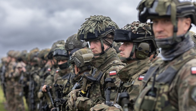 FT: Loạt nước châu Âu hành động, quân NATO có mặt ở Ukraine – Nga phản ứng, "lằn ranh đỏ" sắp bị phá vỡ?- Ảnh 2.
