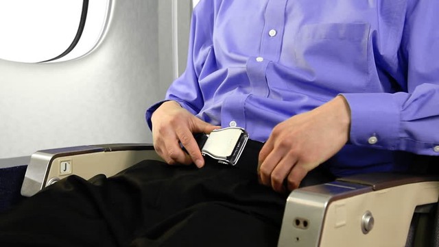 Thứ trên máy bay có thể "cứu mạng" hành khách khi không khí nhiễu động: Nhiều người chủ quan không dùng!- Ảnh 3.