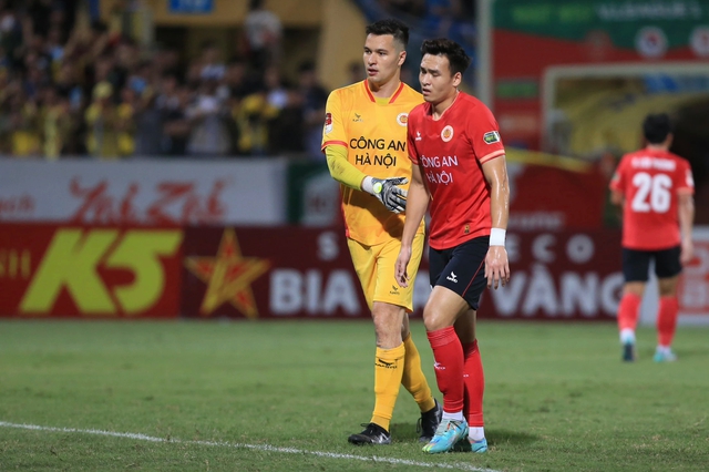 Bất ngờ ngồi dự bị tại V.League, Filip Nguyễn có mất luôn suất bắt chính ở đội tuyển Việt Nam?- Ảnh 1.