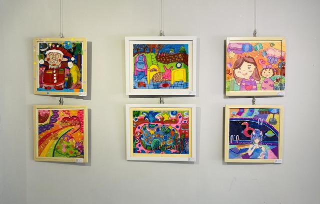 260 "họa sĩ nhí" tham gia triển lãm Màu Yêu Thương mừng ngày Quốc tế thiếu nhi- Ảnh 3.