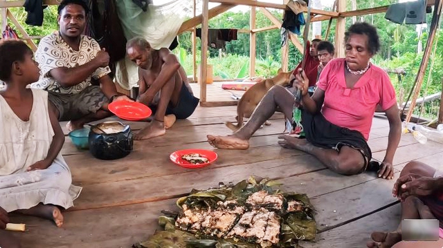 48 giờ sống cùng bộ lạc ăn thịt người, ẩn mình trong rừng rậm của "gã lang thang" người Việt- Ảnh 9.