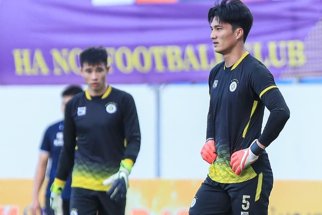 Bầu Hiển mở két, chi tiền tỷ chiêu mộ Đặng Văn Lâm cho tham vọng giành lại ngôi vương V.League?- Ảnh 2.