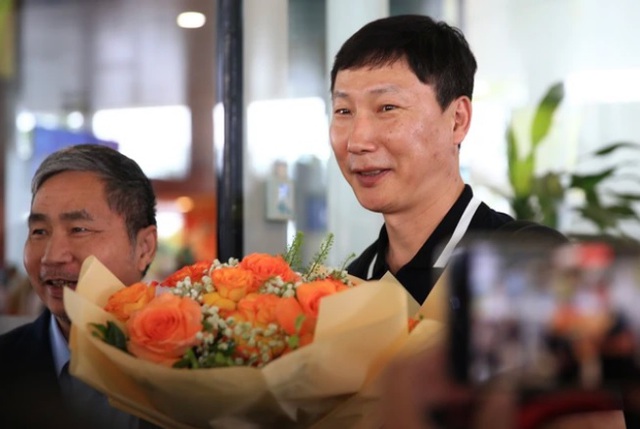 Báo Indonesia ngỡ ngàng với “chỉ tiêu lạ” mà VFF giao cho HLV Kim Sang-sik- Ảnh 1. Báo Indonesia ngỡ ngàng với “chỉ tiêu lạ” mà VFF giao cho HLV Kim Sang-sik- Ảnh 1.