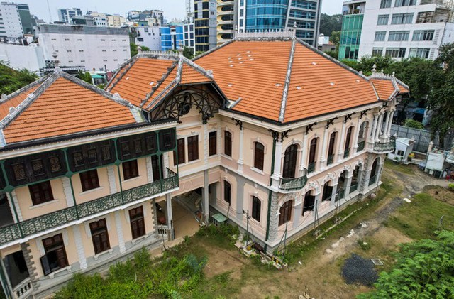 Ai đứng tên sở hữu căn biệt thự cổ rộng gần 3.000 m2 mà bà Trương Mỹ Lan xin không kê biên?- Ảnh 2. Ai đứng tên sở hữu căn biệt thự cổ rộng gần 3.000 m2 mà bà Trương Mỹ Lan xin không kê biên?- Ảnh 2.