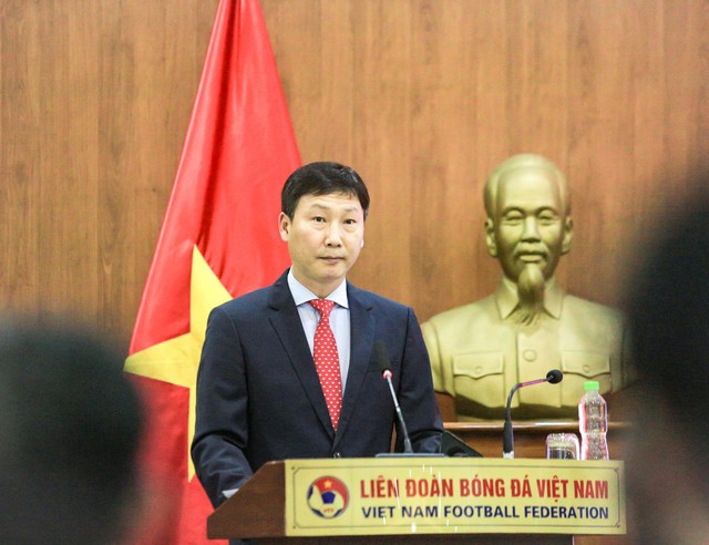 HLV Kim Sang-sik: Với tôi HLV Park Hang-seo là một người thầy, triết lý của tôi là chiến thắng- Ảnh 1.