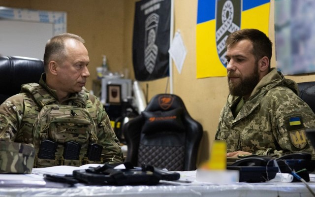 Tuyến phòng thủ của Ukraine sụp đổ, Tổng tư lệnh Syrskyi trực tiếp ra trận: Nga sẽ trút thêm 