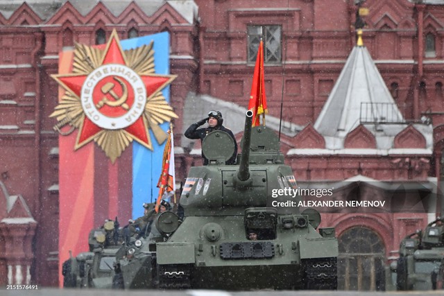 Nga duyệt binh Ngày Chiến thắng: TT Putin tuyên bố làm tất cả để ngăn chặn bùng phát xung đột toàn cầu- Ảnh 7.