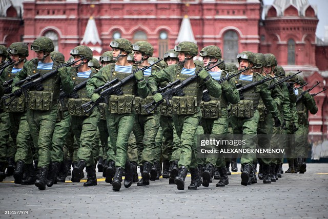 Nga duyệt binh Ngày Chiến thắng: TT Putin tuyên bố làm tất cả để ngăn chặn bùng phát xung đột toàn cầu- Ảnh 12.