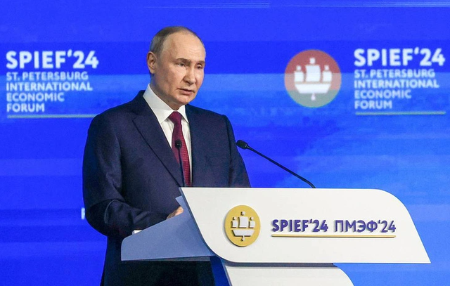 Tổng thống Nga Vladimir Putin phát biểu tại Diễn đàn Kinh tế quốc tế St. Petersburg ngày 7/6. Ảnh: TASS