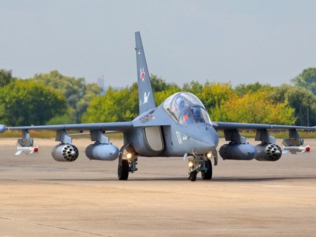 Bàn giao loạt máy bay Yak-130 mới giữa tình hình nóng - Ảnh 1.