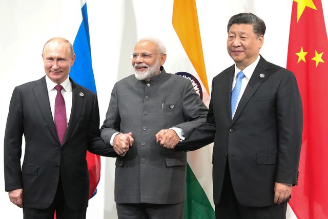 Chuyên gia: Nếu Nga, Trung Quốc và một quốc gia châu Á làm được điều này, BRICS có thể loại bỏ đồng USD- Ảnh 1.