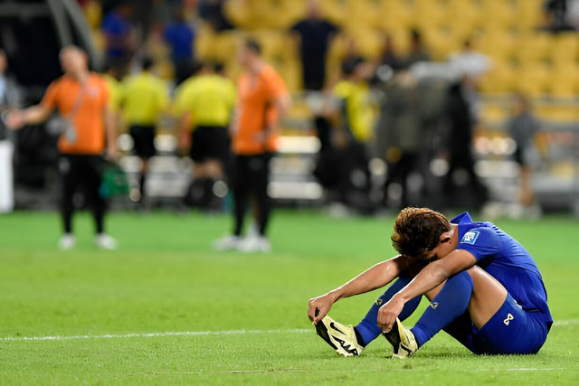 Madam Pang bật khóc, dàn sao tuyển Thái Lan đổ gục sau thất bại cay đắng ở vòng loại World Cup- Ảnh 5.